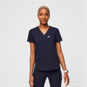 Figs Catarina One Pocket Scrub Top Navy